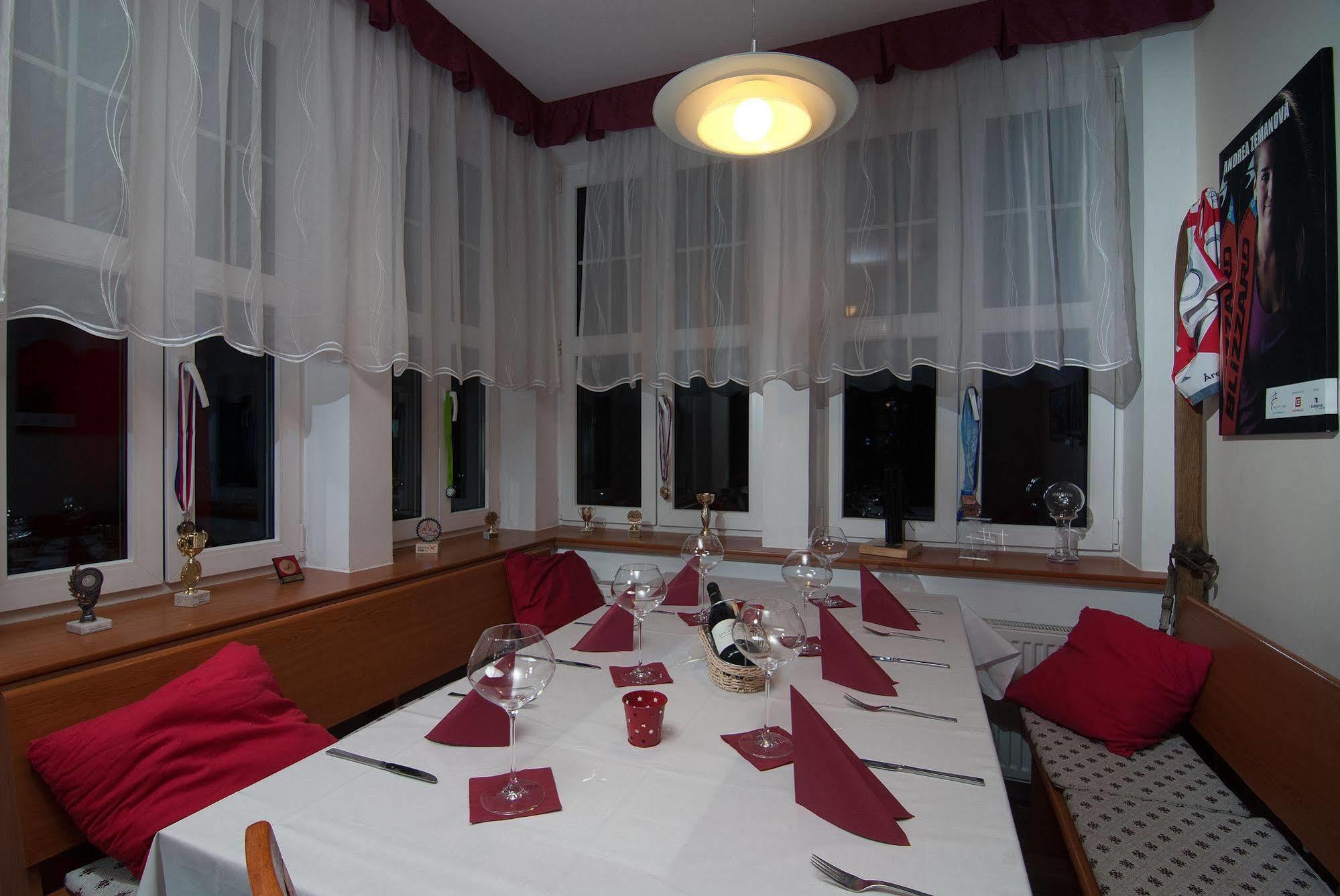 Lyzarska Bouda Domovina Hotel ชปินด์เลอรูฟ มลิน ภายนอก รูปภาพ